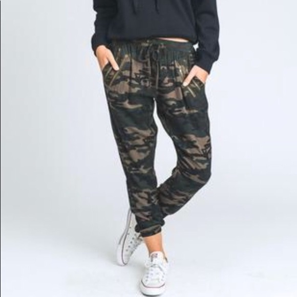 Storia Pants - STORIA Small MILITARY JOGGERS IN GREEN CAMO